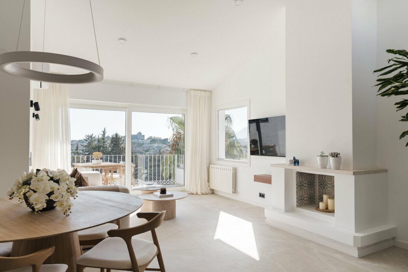 FOR SALE 🏡 Renovated Two-Bedroom Townhouse with Three Terraces and Golf Views – Atalaya, New Golden Mile 🇪🇸
