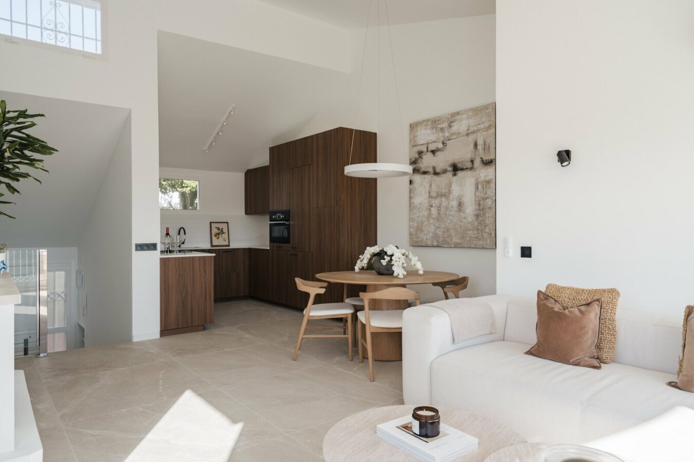 FOR SALE 🏡 Renovated Two-Bedroom Townhouse with Three Terraces and Golf Views – Atalaya, New Golden Mile 🇪🇸