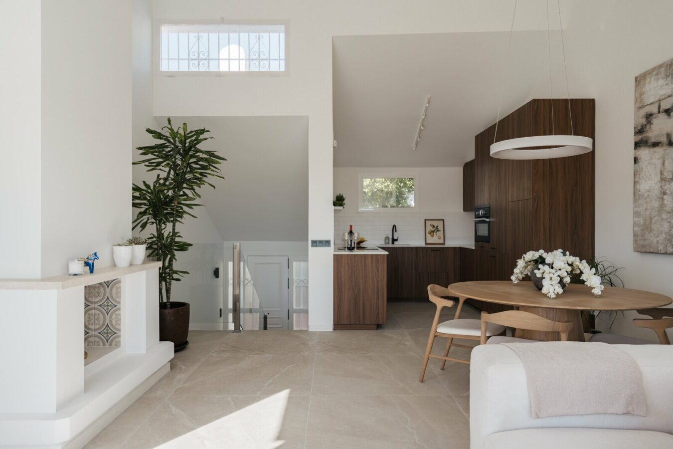 FOR SALE 🏡 Renovated Two-Bedroom Townhouse with Three Terraces and Golf Views – Atalaya, New Golden Mile 🇪🇸