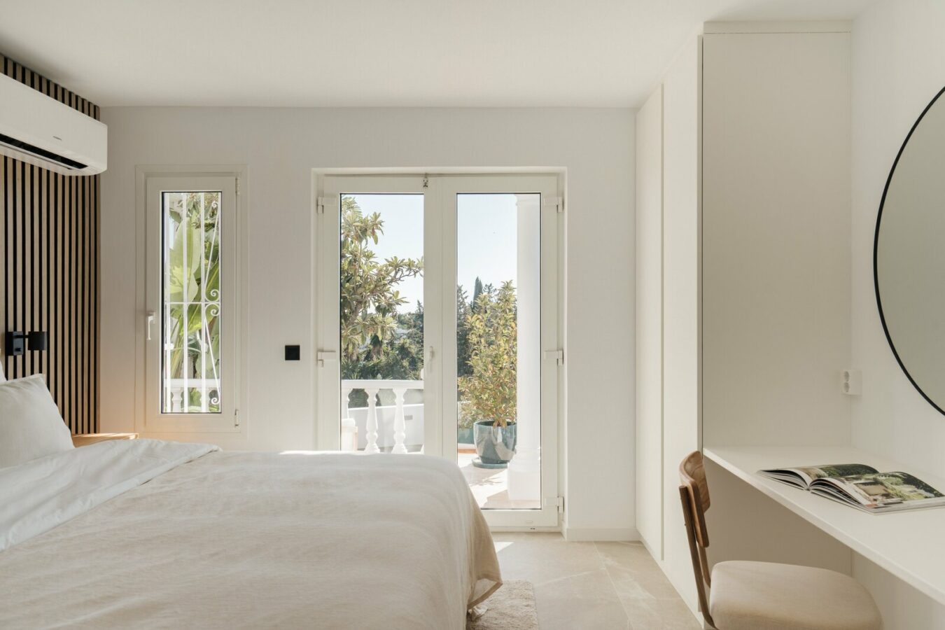 FOR SALE 🏡 Renovated Two-Bedroom Townhouse with Three Terraces and Golf Views – Atalaya, New Golden Mile 🇪🇸