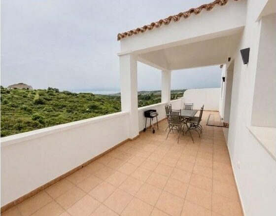 FOR SALE 🏡 Three-Storey Townhouse with Private Garden and 102 m² Basement to Convert – Doña Julia, Casares Costa 🇪🇸