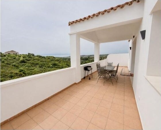 FOR SALE 🏡 Three-Storey Townhouse with Private Garden and 102 m² Basement to Convert – Doña Julia, Casares Costa 🇪🇸