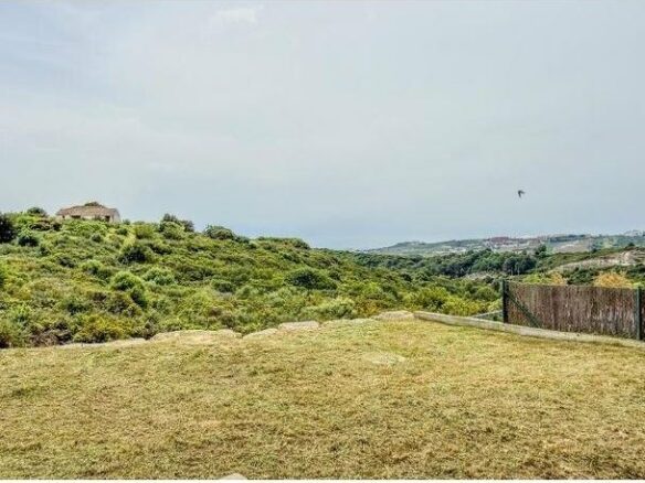 FOR SALE 🏡 Three-Storey Townhouse with Private Garden and 102 m² Basement to Convert – Doña Julia, Casares Costa 🇪🇸