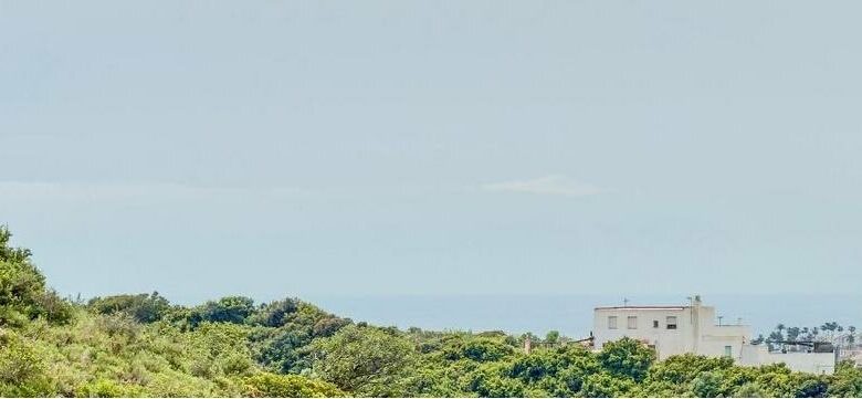 FOR SALE 🏡 Three-Storey Townhouse with Private Garden and 102 m² Basement to Convert – Doña Julia, Casares Costa 🇪🇸