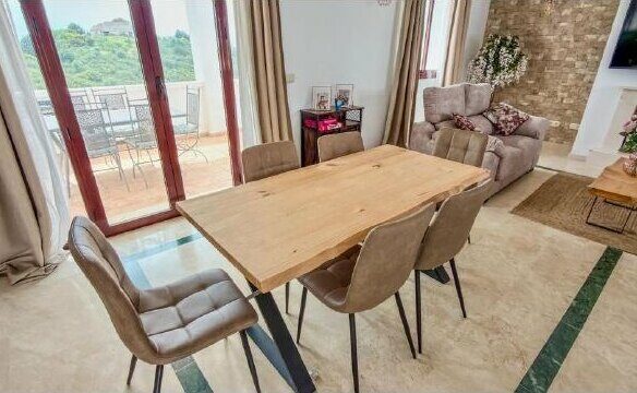 FOR SALE 🏡 Three-Storey Townhouse with Private Garden and 102 m² Basement to Convert – Doña Julia, Casares Costa 🇪🇸