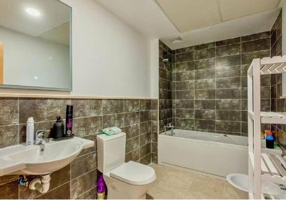 FOR SALE 🏡 Three-Storey Townhouse with Private Garden and 102 m² Basement to Convert – Doña Julia, Casares Costa 🇪🇸