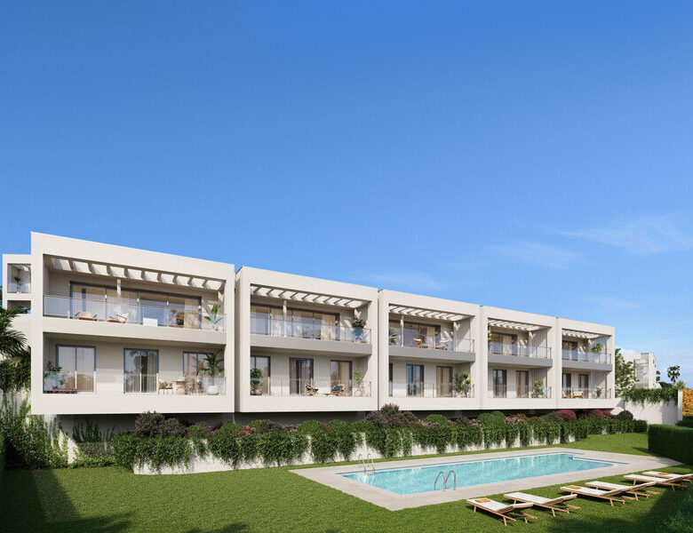 FOR SALE 🏡 Brand-New Three-Bedroom Townhouse 200 m from the Beach with Sea Views – Elviria, Marbella East 🇪🇸