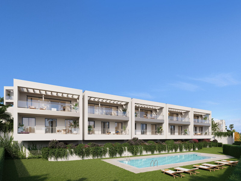 FOR SALE 🏡 Brand-New Three-Bedroom Townhouse 200 m from the Beach with Sea Views – Elviria, Marbella East 🇪🇸
