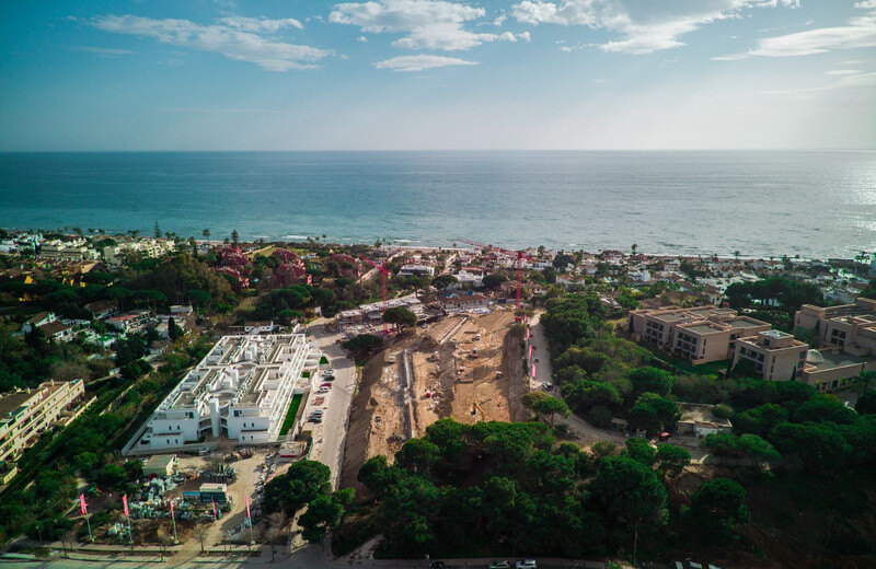 FOR SALE 🏡 Brand-New Three-Bedroom Townhouse 200 m from the Beach with Sea Views – Elviria, Marbella East 🇪🇸