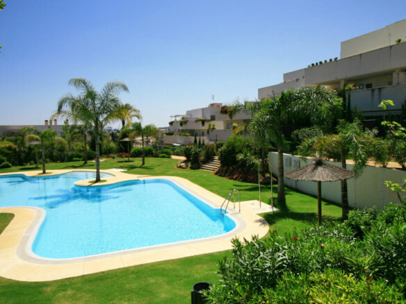 FOR SALE 🏡 Two-Bedroom Townhouse with Private Garden Walking Distance to Puerto Banús – Nueva Andalucía, Marbella 🇪🇸