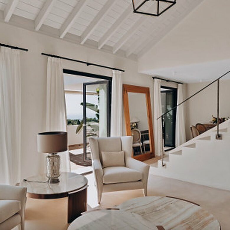 FOR SALE 🏡 Renovated Four-Bedroom Townhouse with Panoramic Sea Views and Cinema Room – Marbella Hill Club, Golden Mile, Marbella 🇪🇸