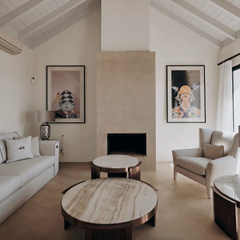 FOR SALE 🏡 Renovated Four-Bedroom Townhouse with Panoramic Sea Views and Cinema Room – Marbella Hill Club, Golden Mile, Marbella 🇪🇸