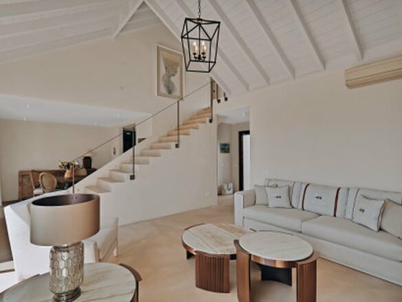 FOR SALE 🏡 Renovated Four-Bedroom Townhouse with Panoramic Sea Views and Cinema Room – Marbella Hill Club, Golden Mile, Marbella 🇪🇸