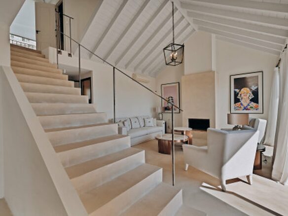 FOR SALE 🏡 Renovated Four-Bedroom Townhouse with Panoramic Sea Views and Cinema Room – Marbella Hill Club, Golden Mile, Marbella 🇪🇸