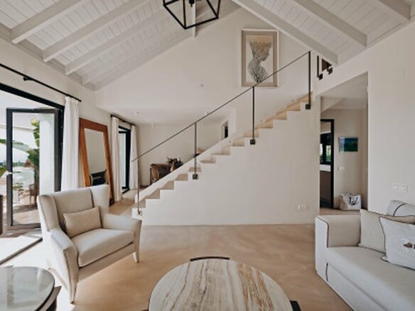FOR SALE 🏡 Renovated Four-Bedroom Townhouse with Panoramic Sea Views and Cinema Room – Marbella Hill Club, Golden Mile, Marbella 🇪🇸