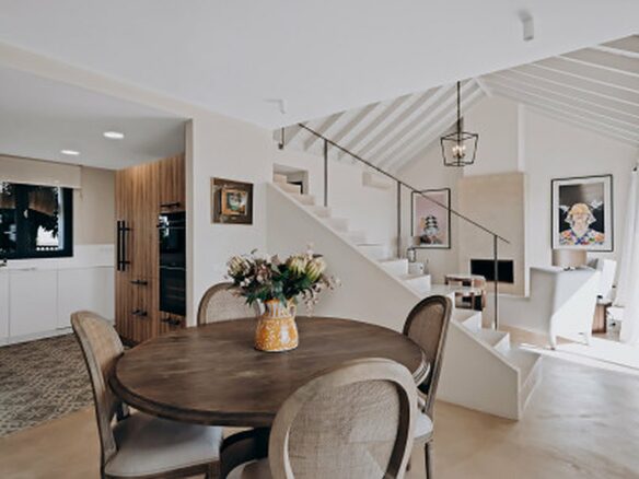 FOR SALE 🏡 Renovated Four-Bedroom Townhouse with Panoramic Sea Views and Cinema Room – Marbella Hill Club, Golden Mile, Marbella 🇪🇸