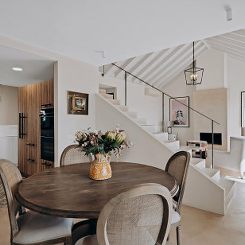 FOR SALE 🏡 Renovated Four-Bedroom Townhouse with Panoramic Sea Views and Cinema Room – Marbella Hill Club, Golden Mile, Marbella 🇪🇸
