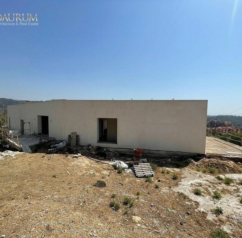 Unfinished villa to complete in Hacienda Las Chapas, Marbella