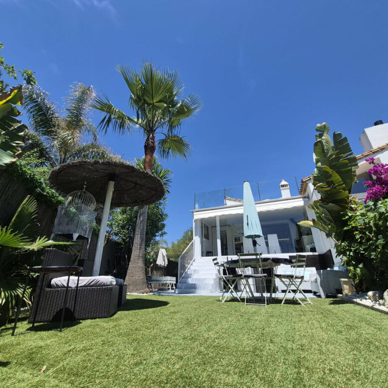 FOR SALE 🏡 Beachside Three-Bedroom Villa with Two Roof Terraces in a Gated Resort Community – Bahía Dorada, Estepona 🇪🇸