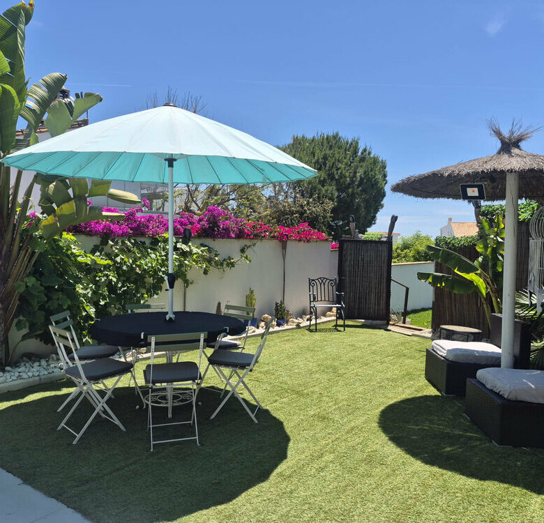 FOR SALE 🏡 Beachside Three-Bedroom Villa with Two Roof Terraces in a Gated Resort Community – Bahía Dorada, Estepona 🇪🇸
