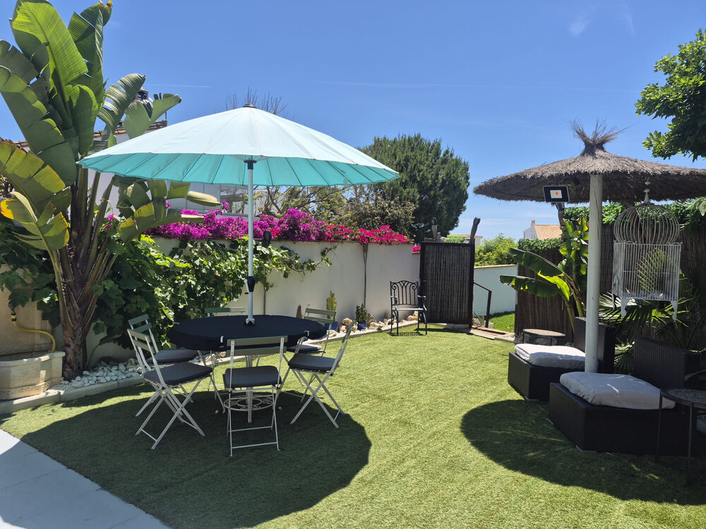 FOR SALE 🏡 Beachside Three-Bedroom Villa with Two Roof Terraces in a Gated Resort Community – Bahía Dorada, Estepona 🇪🇸