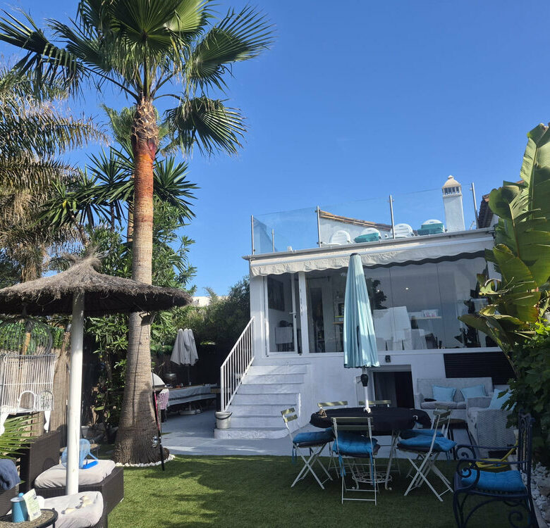 FOR SALE 🏡 Beachside Three-Bedroom Villa with Two Roof Terraces in a Gated Resort Community – Bahía Dorada, Estepona 🇪🇸