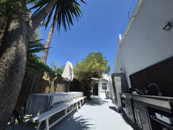 FOR SALE 🏡 Beachside Three-Bedroom Villa with Two Roof Terraces in a Gated Resort Community – Bahía Dorada, Estepona 🇪🇸