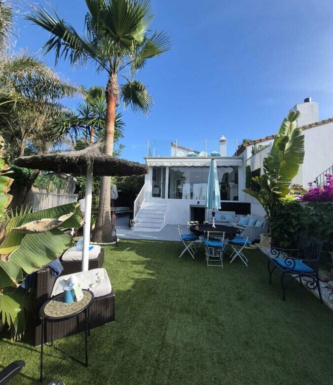 FOR SALE 🏡 Beachside Three-Bedroom Villa with Two Roof Terraces in a Gated Resort Community – Bahía Dorada, Estepona 🇪🇸