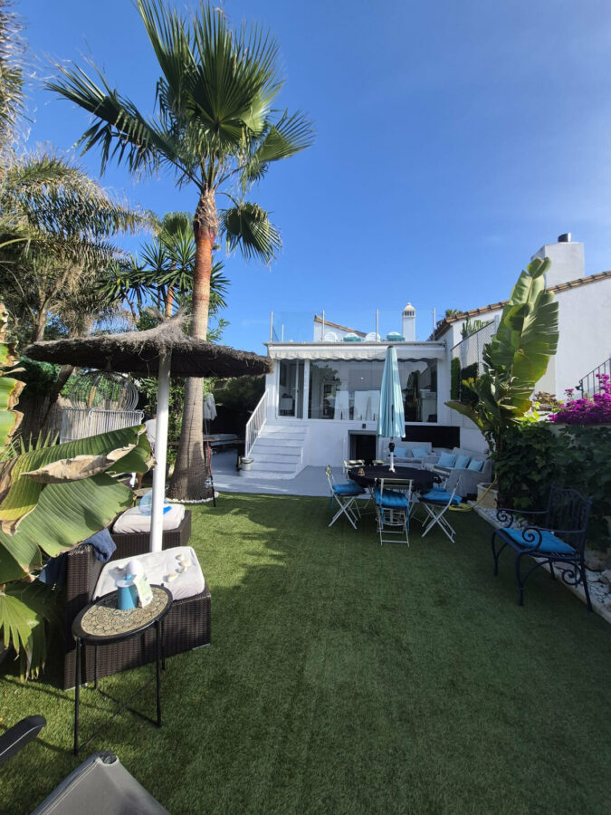 FOR SALE 🏡 Beachside Three-Bedroom Villa with Two Roof Terraces in a Gated Resort Community – Bahía Dorada, Estepona 🇪🇸