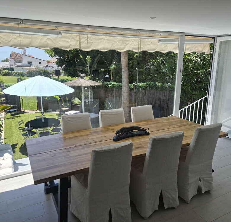 FOR SALE 🏡 Beachside Three-Bedroom Villa with Two Roof Terraces in a Gated Resort Community – Bahía Dorada, Estepona 🇪🇸