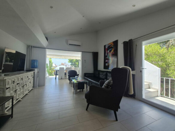 FOR SALE 🏡 Beachside Three-Bedroom Villa with Two Roof Terraces in a Gated Resort Community – Bahía Dorada, Estepona 🇪🇸