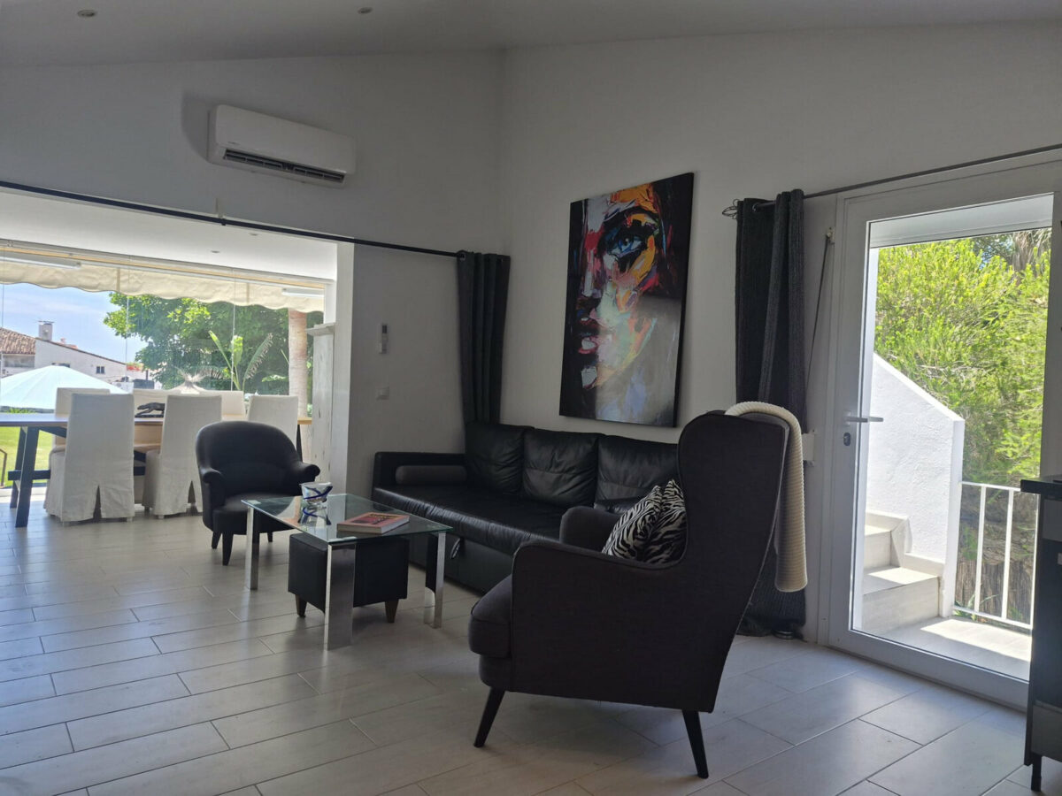 FOR SALE 🏡 Beachside Three-Bedroom Villa with Two Roof Terraces in a Gated Resort Community – Bahía Dorada, Estepona 🇪🇸