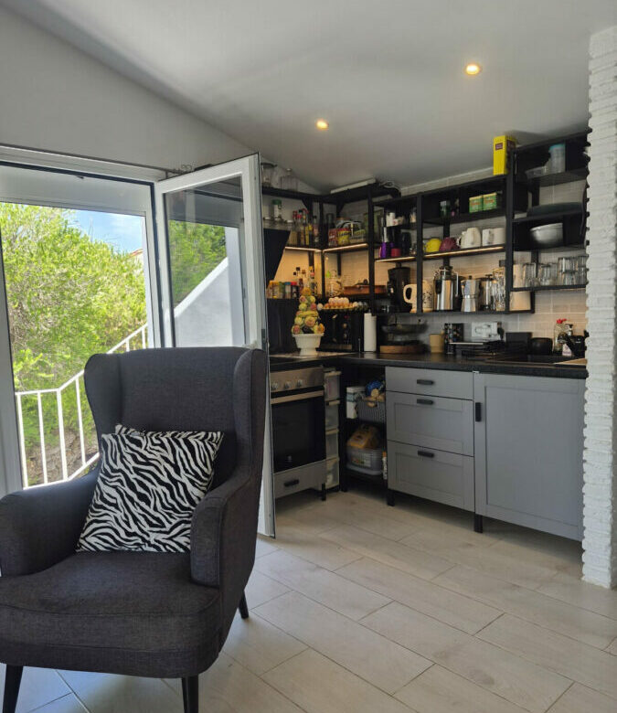 FOR SALE 🏡 Beachside Three-Bedroom Villa with Two Roof Terraces in a Gated Resort Community – Bahía Dorada, Estepona 🇪🇸