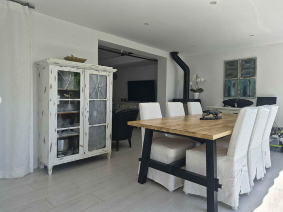 FOR SALE 🏡 Beachside Three-Bedroom Villa with Two Roof Terraces in a Gated Resort Community – Bahía Dorada, Estepona 🇪🇸