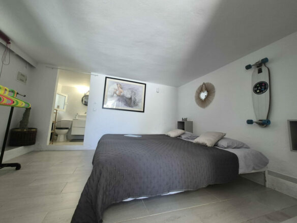 FOR SALE 🏡 Beachside Three-Bedroom Villa with Two Roof Terraces in a Gated Resort Community – Bahía Dorada, Estepona 🇪🇸