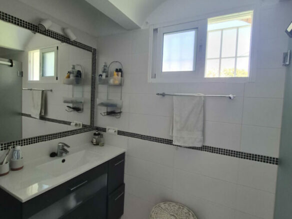 FOR SALE 🏡 Beachside Three-Bedroom Villa with Two Roof Terraces in a Gated Resort Community – Bahía Dorada, Estepona 🇪🇸