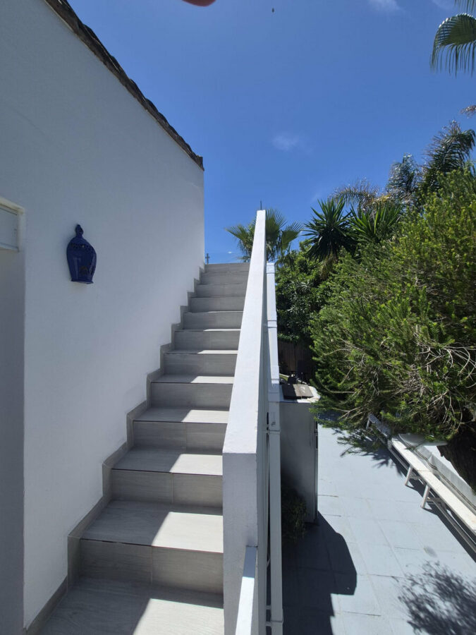 FOR SALE 🏡 Beachside Three-Bedroom Villa with Two Roof Terraces in a Gated Resort Community – Bahía Dorada, Estepona 🇪🇸