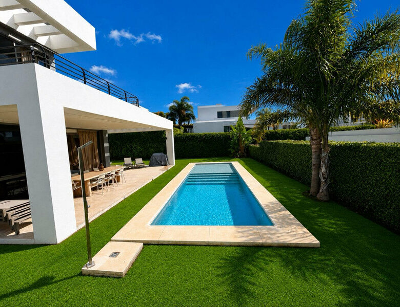 FOR SALE 🏡 Contemporary Five-Bedroom Villa with Pool, Gym and Games Room – Cancelada, New Golden Mile, Estepona 🇪🇸