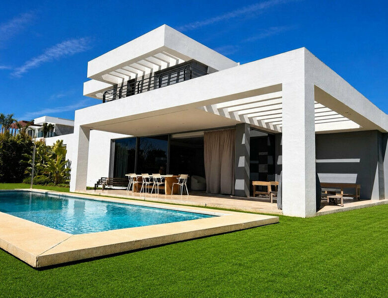 FOR SALE 🏡 Contemporary Five-Bedroom Villa with Pool, Gym and Games Room – Cancelada, New Golden Mile, Estepona 🇪🇸
