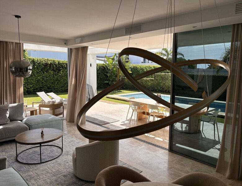 FOR SALE 🏡 Contemporary Five-Bedroom Villa with Pool, Gym and Games Room – Cancelada, New Golden Mile, Estepona 🇪🇸