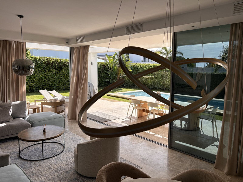 FOR SALE 🏡 Contemporary Five-Bedroom Villa with Pool, Gym and Games Room – Cancelada, New Golden Mile, Estepona 🇪🇸