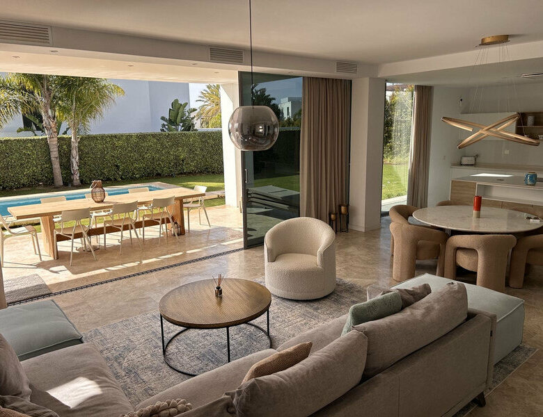 FOR SALE 🏡 Contemporary Five-Bedroom Villa with Pool, Gym and Games Room – Cancelada, New Golden Mile, Estepona 🇪🇸