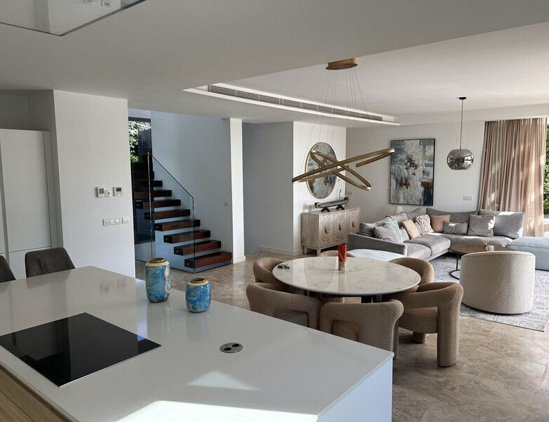 FOR SALE 🏡 Contemporary Five-Bedroom Villa with Pool, Gym and Games Room – Cancelada, New Golden Mile, Estepona 🇪🇸