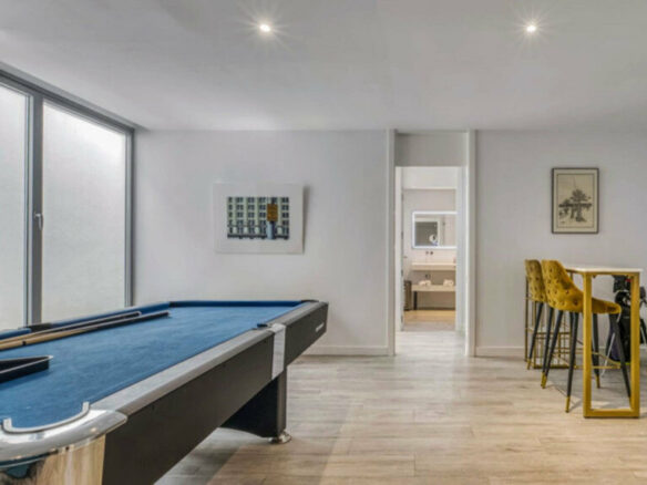 FOR SALE 🏡 Contemporary Five-Bedroom Villa with Pool, Gym and Games Room – Cancelada, New Golden Mile, Estepona 🇪🇸
