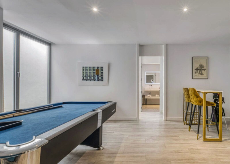 FOR SALE 🏡 Contemporary Five-Bedroom Villa with Pool, Gym and Games Room – Cancelada, New Golden Mile, Estepona 🇪🇸