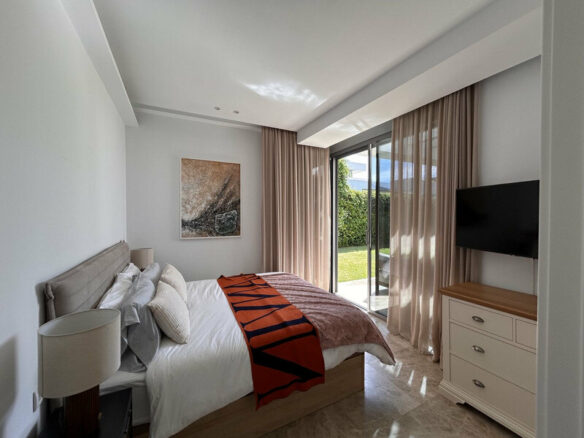 FOR SALE 🏡 Contemporary Five-Bedroom Villa with Pool, Gym and Games Room – Cancelada, New Golden Mile, Estepona 🇪🇸