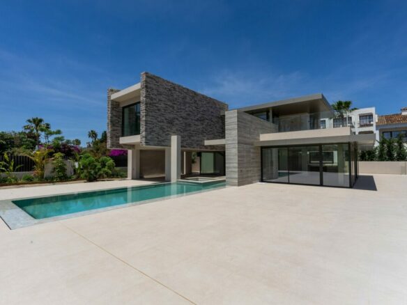 FOR SALE 🏡 New Build Four-Bedroom Villa with Basement to Customise – Cortijo Blanco, San Pedro de Alcántara 🇪🇸