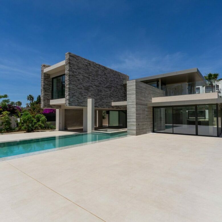 FOR SALE 🏡 New Build Four-Bedroom Villa with Basement to Customise – Cortijo Blanco, San Pedro de Alcántara 🇪🇸