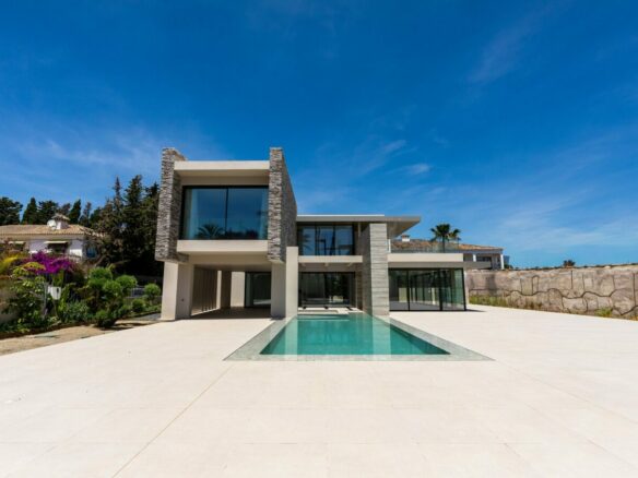 FOR SALE 🏡 New Build Four-Bedroom Villa with Basement to Customise – Cortijo Blanco, San Pedro de Alcántara 🇪🇸