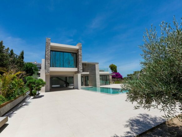 FOR SALE 🏡 New Build Four-Bedroom Villa with Basement to Customise – Cortijo Blanco, San Pedro de Alcántara 🇪🇸